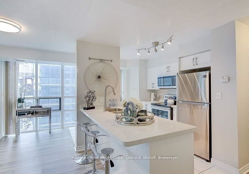 30-grand-trunk-crescent-toronto-toronto-ontario-c13626444