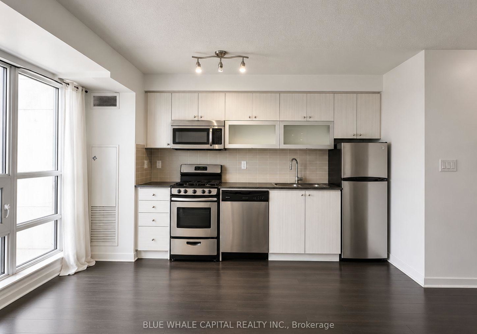 2015-sheppard-avenue-toronto-north-york-ontario-c13626636