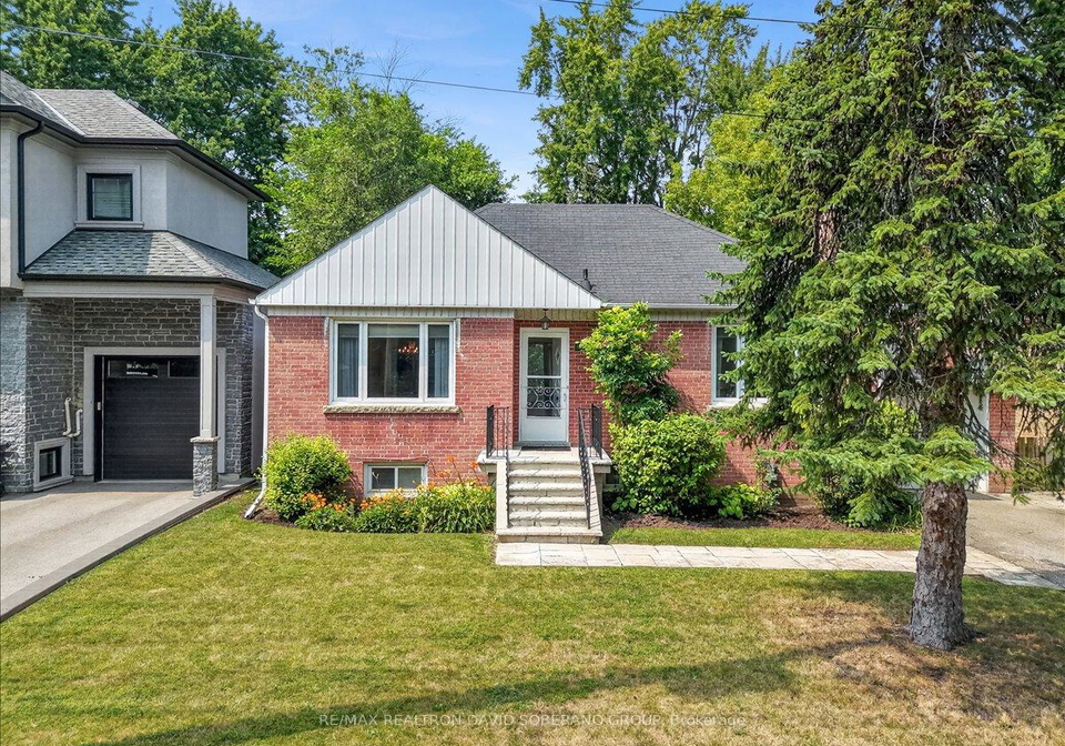 42-de-quincy-boulevard-toronto-toronto-ontario-c13627100