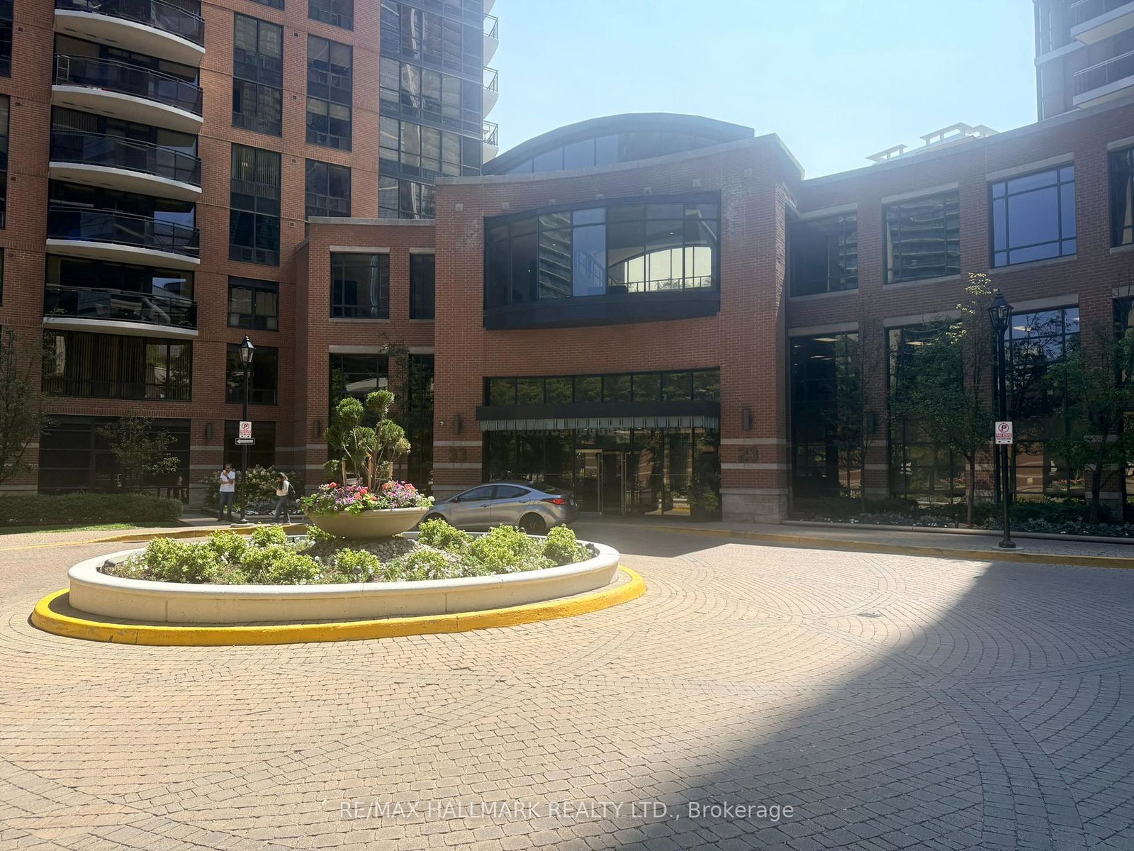 23-sheppard-avenue-e-toronto-north-york-ontario-c13627154