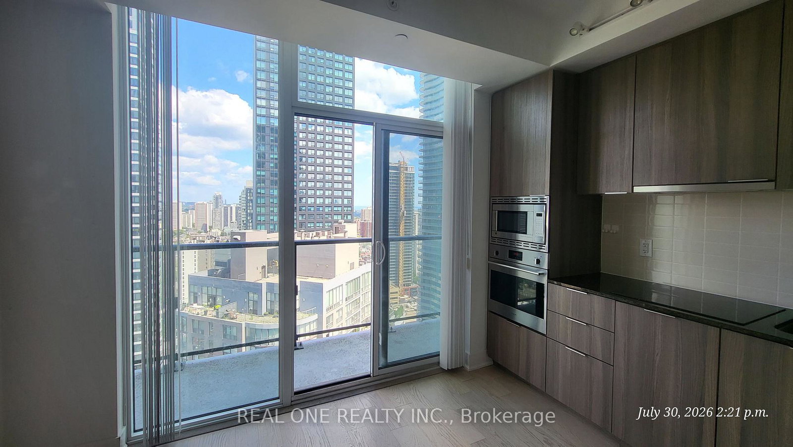 955-bay-street-toronto-toronto-ontario-c13627528