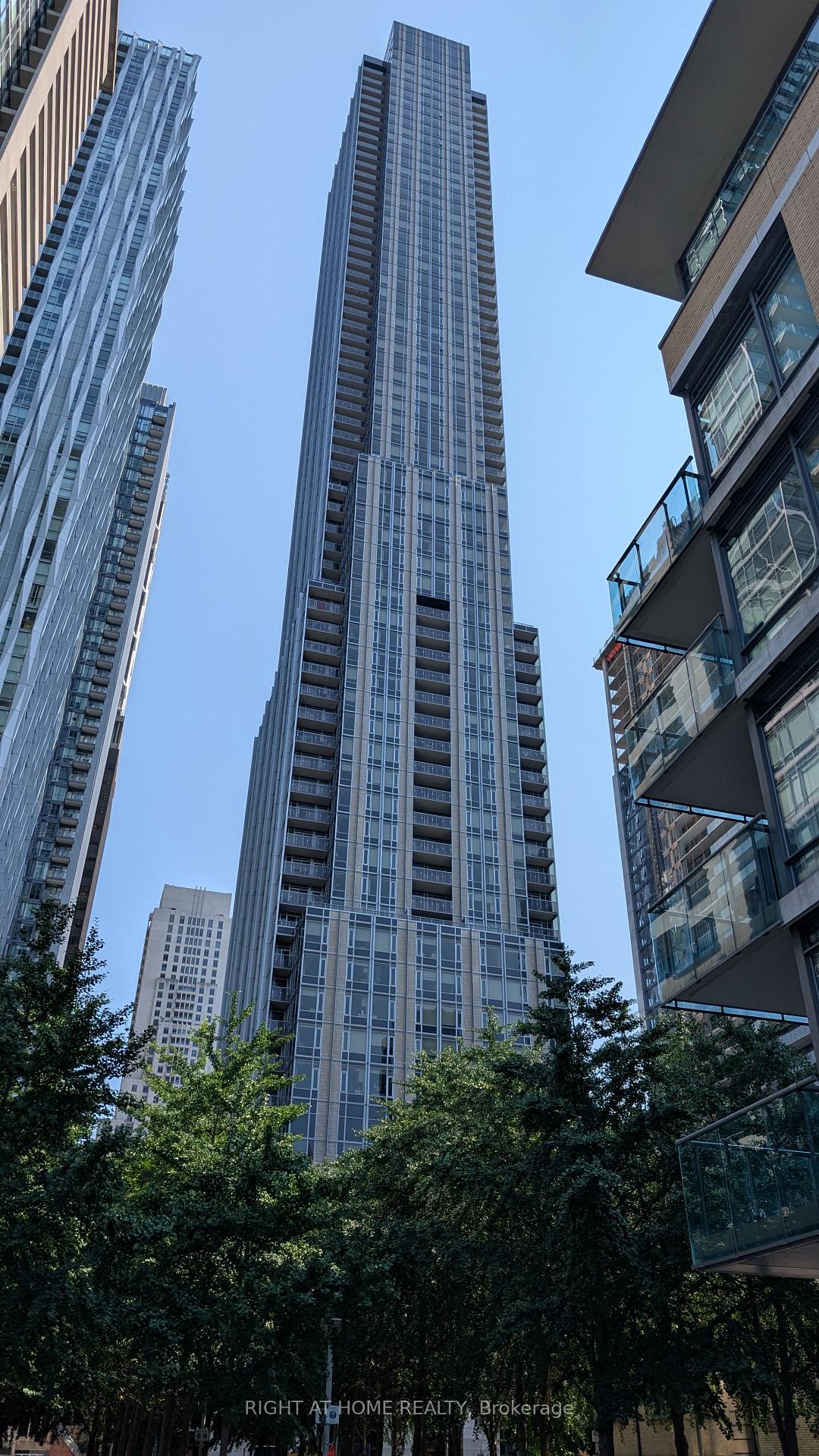 18-yorkville-avenue-toronto-toronto-ontario-c13627724
