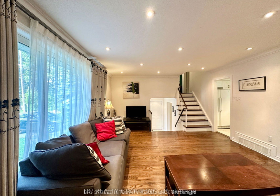 35-lailey-crescent-toronto-north-york-ontario-c13627920