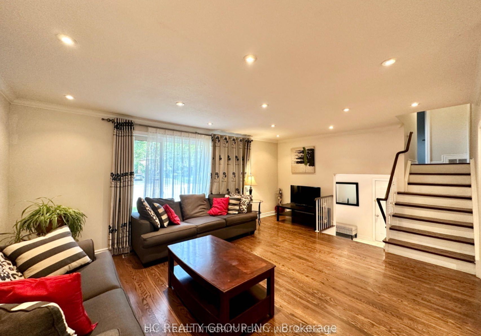 35-lailey-crescent-toronto-north-york-ontario-c13627920