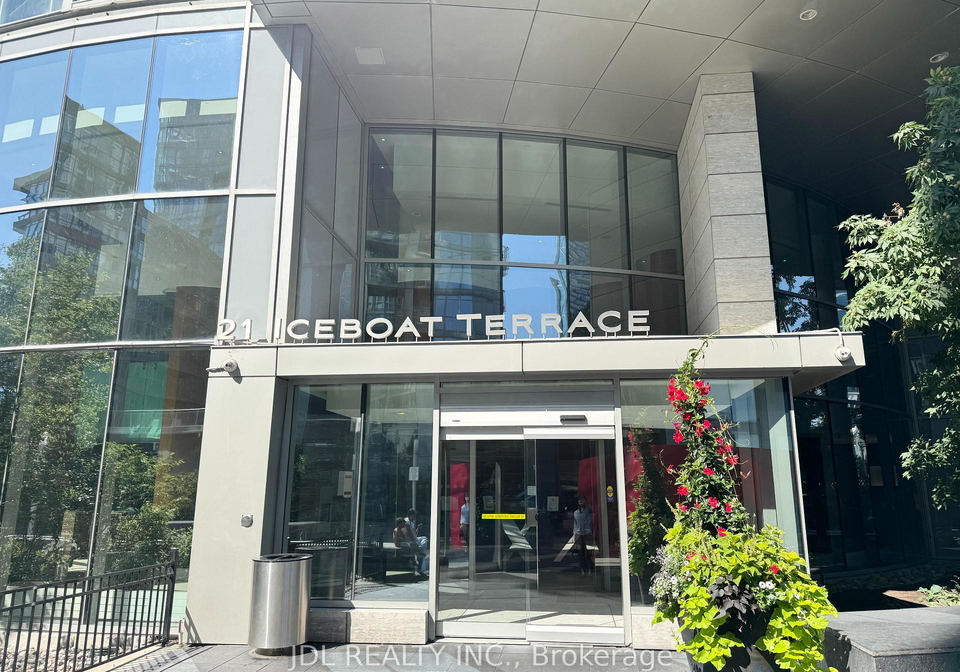 21-iceboat-terrace-toronto-toronto-ontario-c13627944