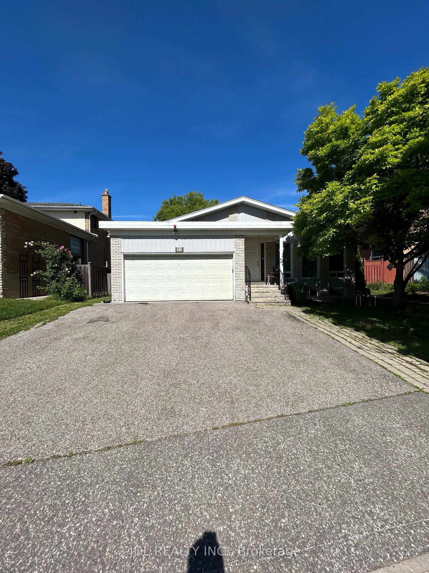 23-pineway-boulevard-toronto-north-york-ontario-c13628150