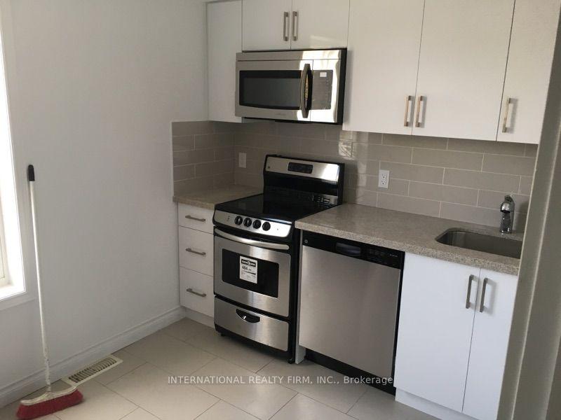 161-montrose-avenue-toronto-toronto-ontario-c13628592