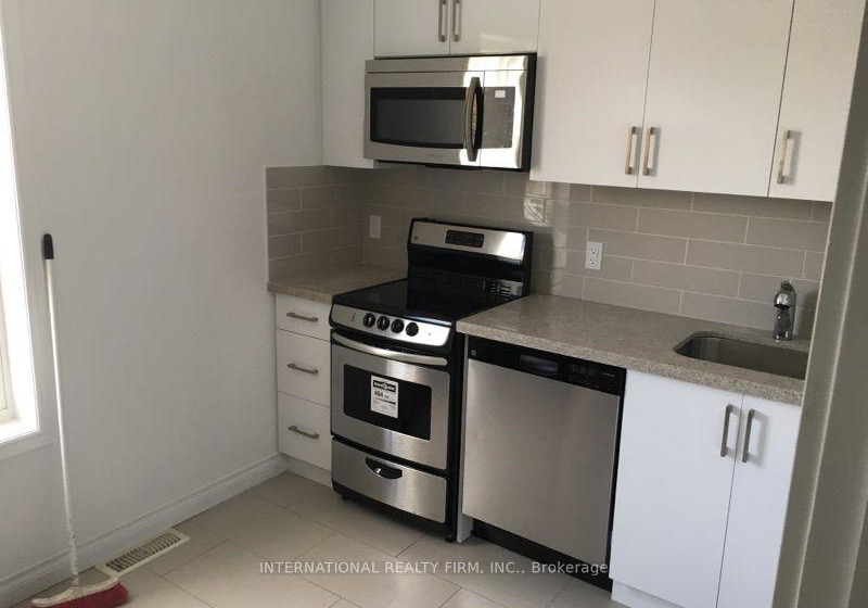 161-montrose-avenue-toronto-toronto-ontario-c13628592