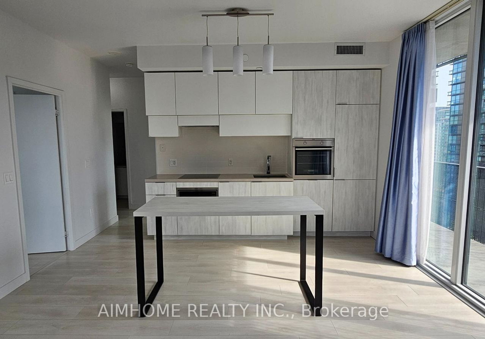 8-eglinton-avenue-e-toronto-toronto-ontario-c13628836