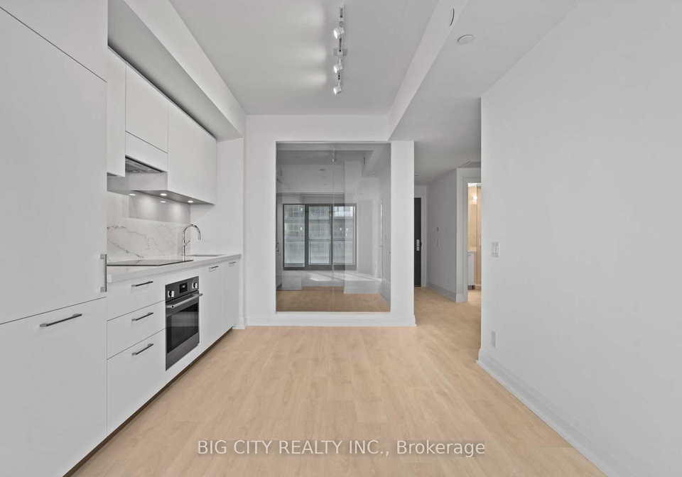 33-frederick-todd-way-toronto-east-york-ontario-c13629222