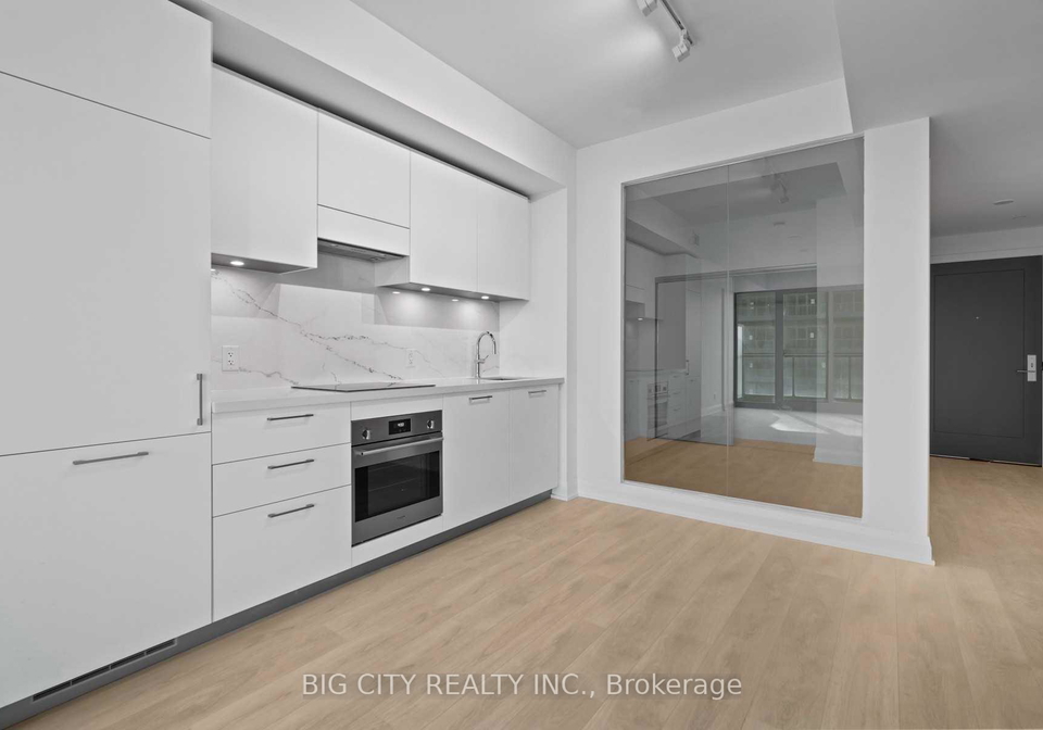 33-frederick-todd-way-toronto-east-york-ontario-c13629222