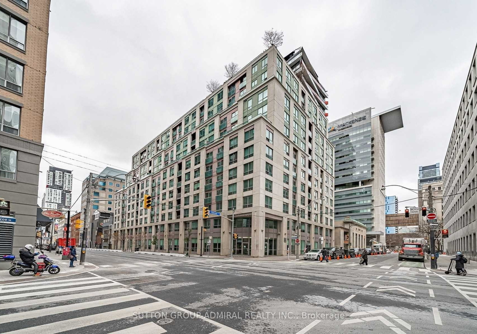 168-simcoe-street-toronto-toronto-ontario-c13629346