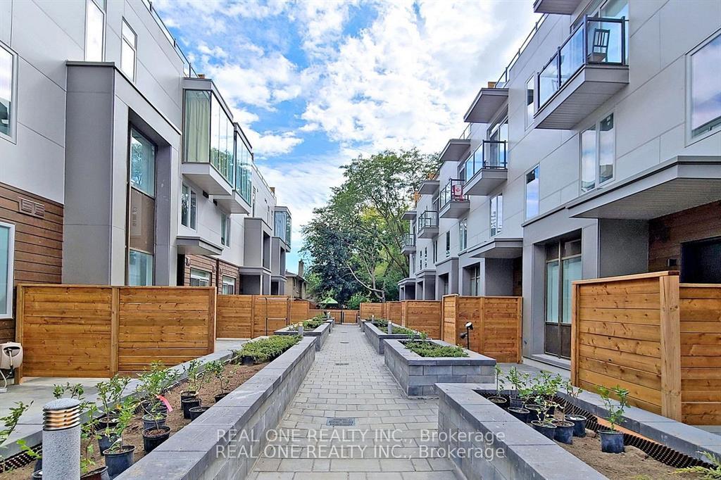 25-dervock-crescent-toronto-north-york-ontario-c13629398