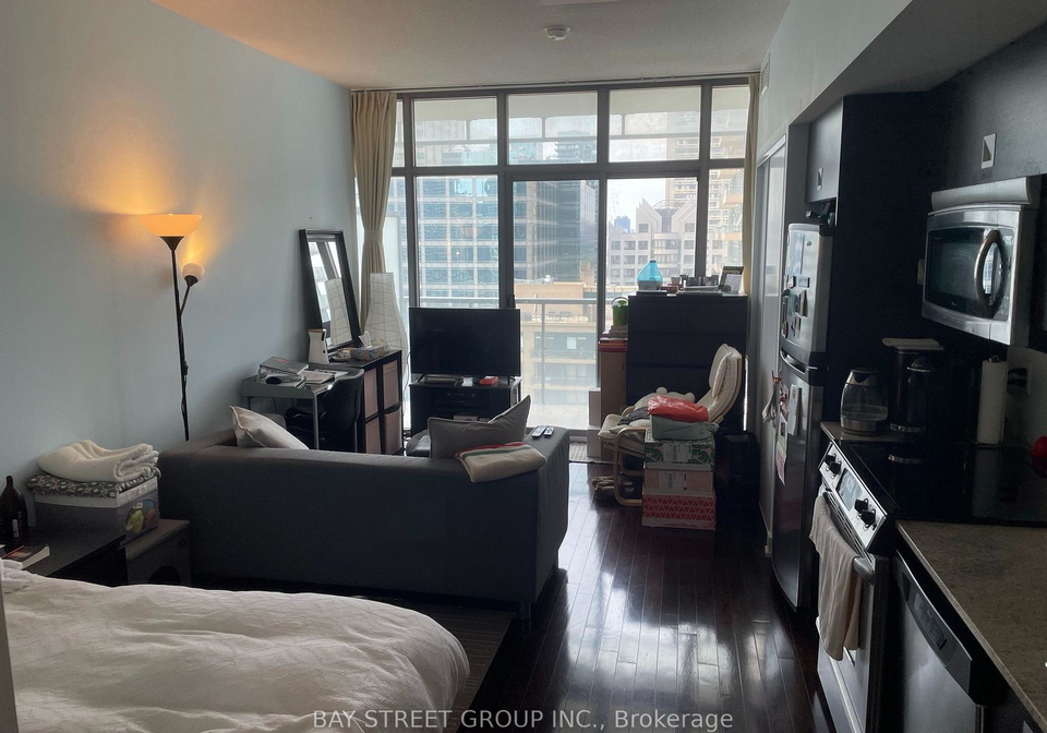 33-charles-street-e-toronto-toronto-ontario-c13630000
