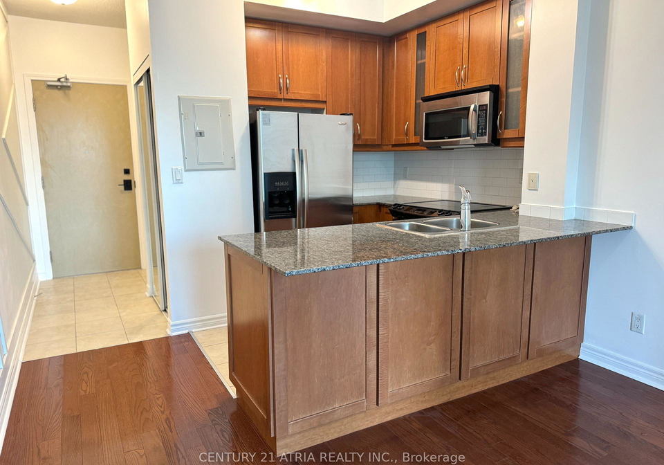 18-holmes-avenue-toronto-north-york-ontario-c13630092