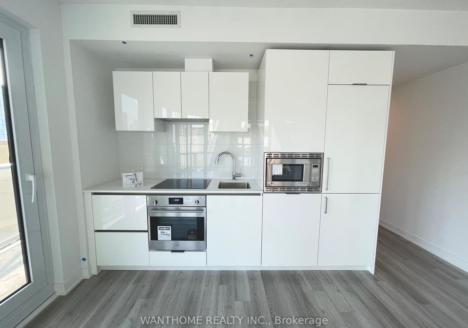 230-simcoe-street-toronto-toronto-ontario-c13630372