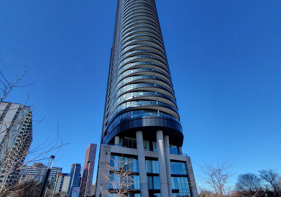 585-bloor-street-e-toronto-toronto-ontario-c13630432