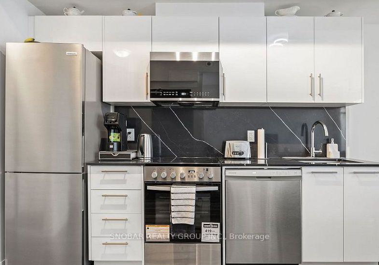 861-sheppard-avenue-w-toronto-toronto-ontario-c13630438