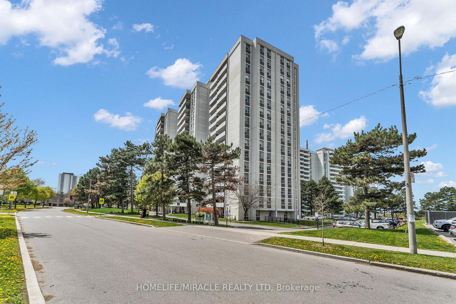 20-forest-manor-road-toronto-north-york-ontario-c13630588