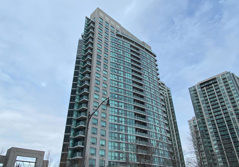 28-harrison-garden-boulevard-toronto-north-york-ontario-c13630640