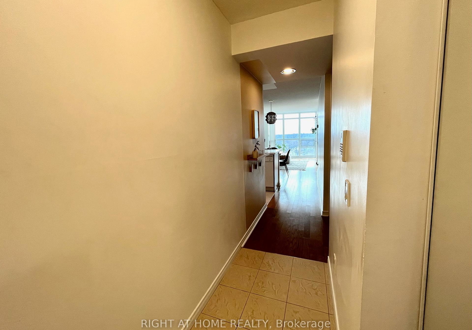 28-harrison-garden-boulevard-toronto-north-york-ontario-c13630640