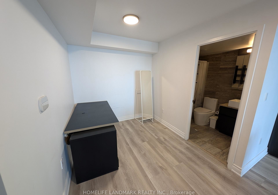 15-iceboat-terrace-toronto-toronto-ontario-c13630692