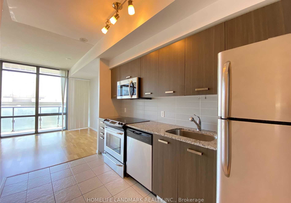 832-bay-street-toronto-toronto-ontario-c13630800