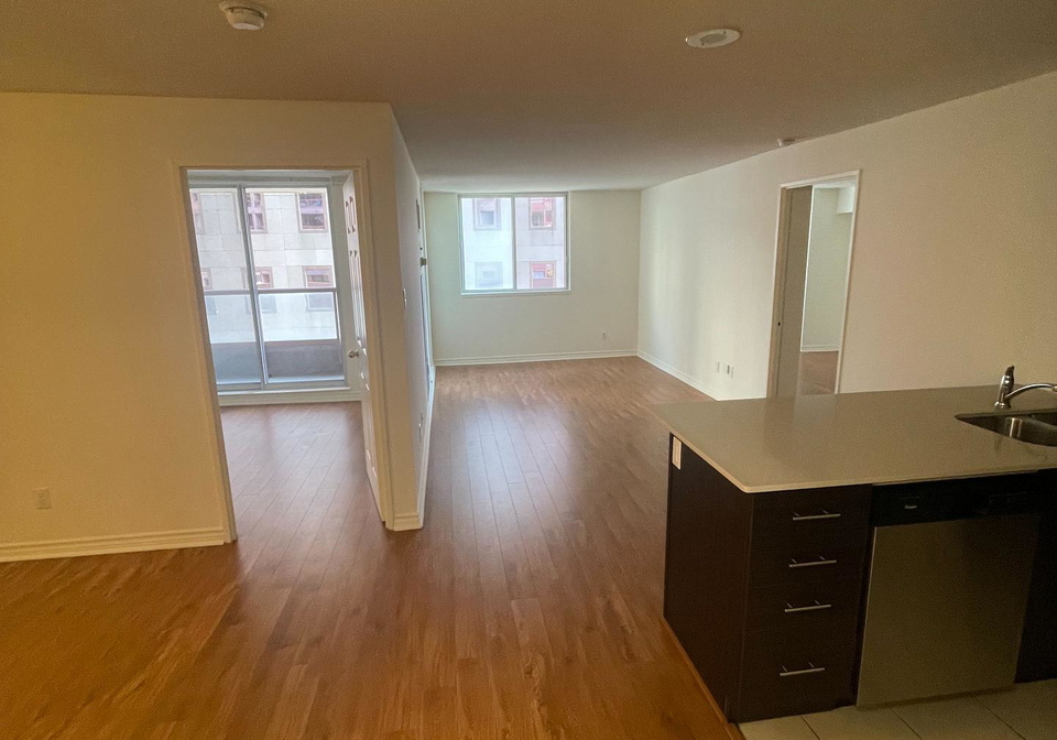 736-bay-street-toronto-toronto-ontario-c13630894