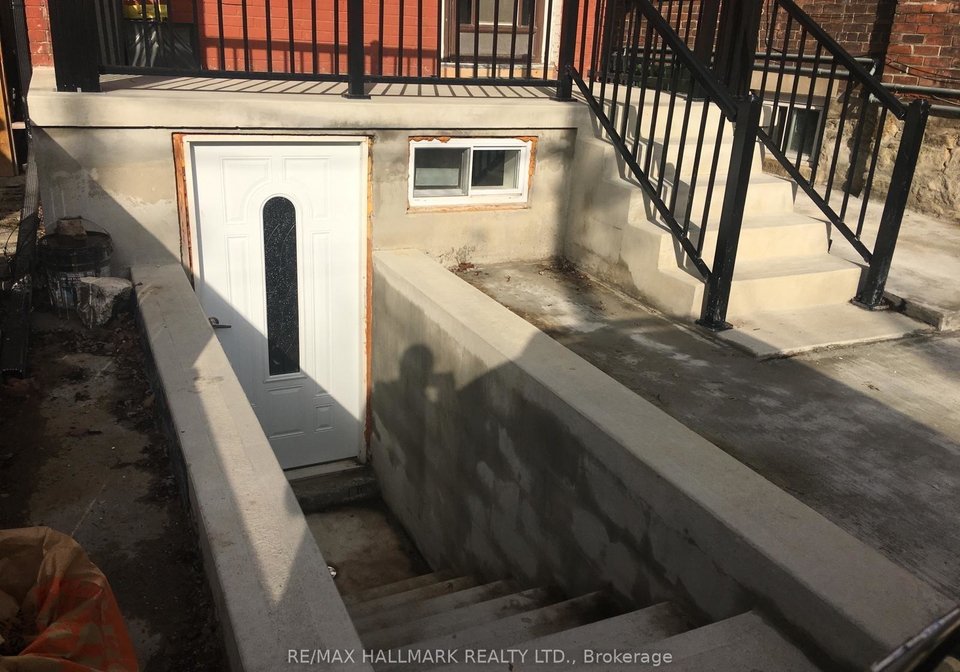 102-barton-avenue-toronto-toronto-ontario-c13630950