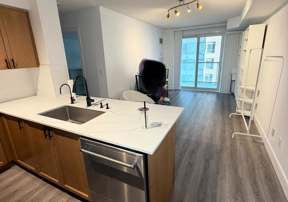 761-bay-street-toronto-toronto-ontario-c13631008