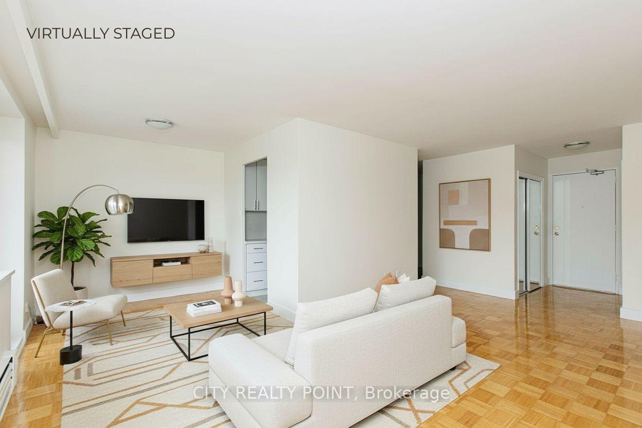 2-grandstand-place-toronto-east-york-ontario-c13631096
