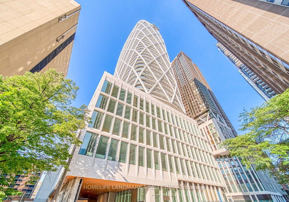 230-simcoe-street-toronto-toronto-ontario-c13631144