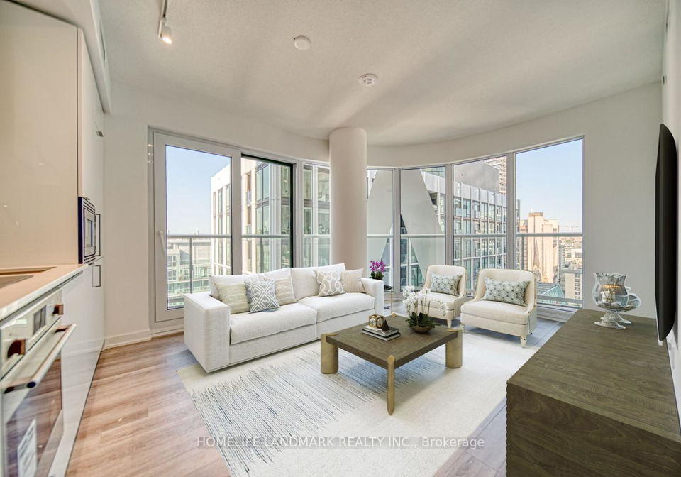 230-simcoe-street-toronto-toronto-ontario-c13631144