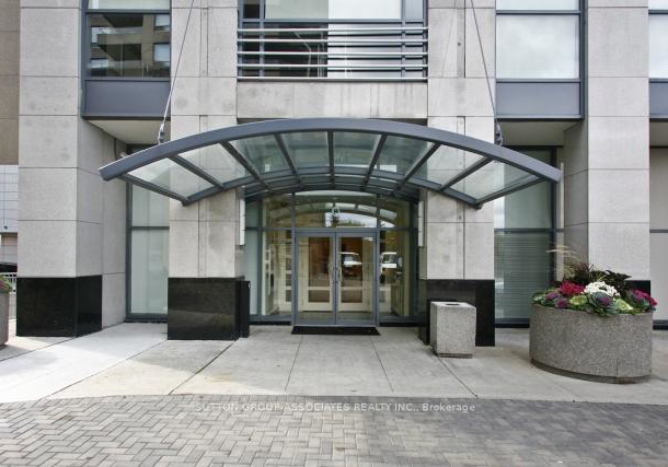 8-hillcrest-avenue-toronto-north-york-ontario-c13631306