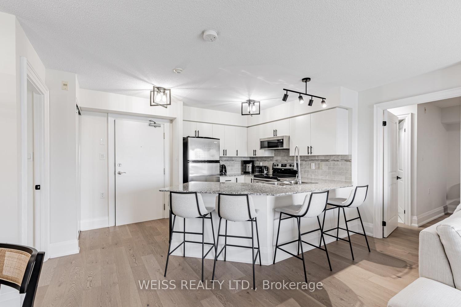 872-sheppard-avenue-w-toronto-toronto-ontario-c13631358