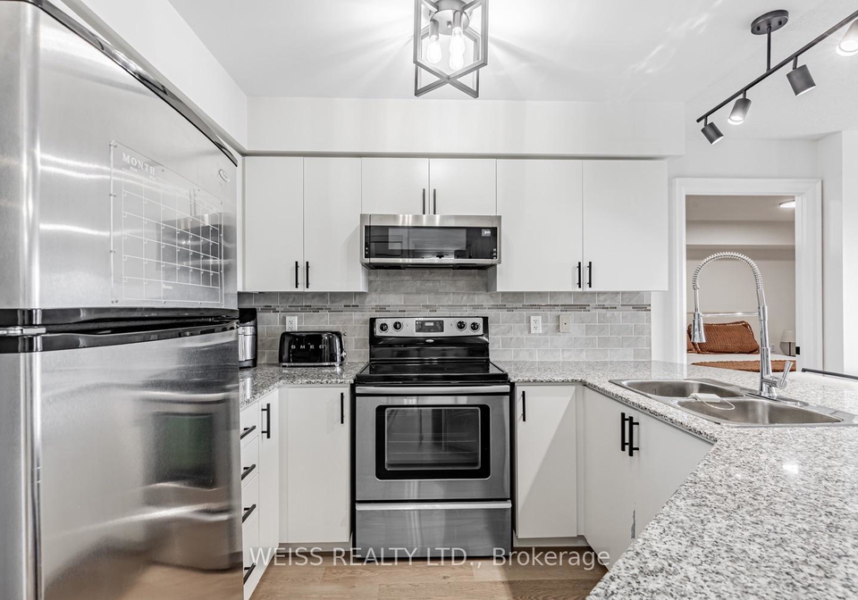 872-sheppard-avenue-w-toronto-toronto-ontario-c13631358