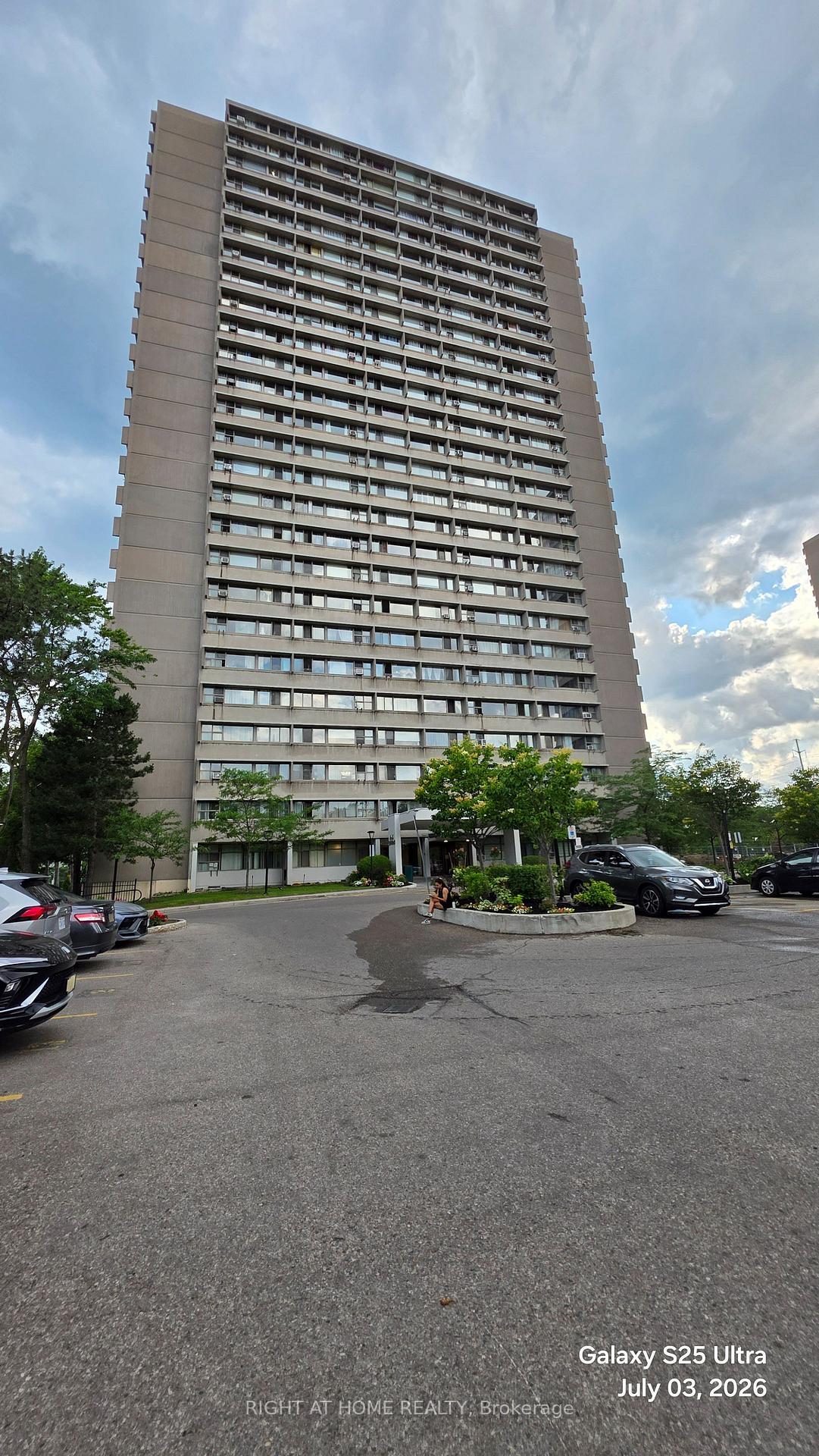 715-don-mills-road-toronto-east-york-ontario-c13631412