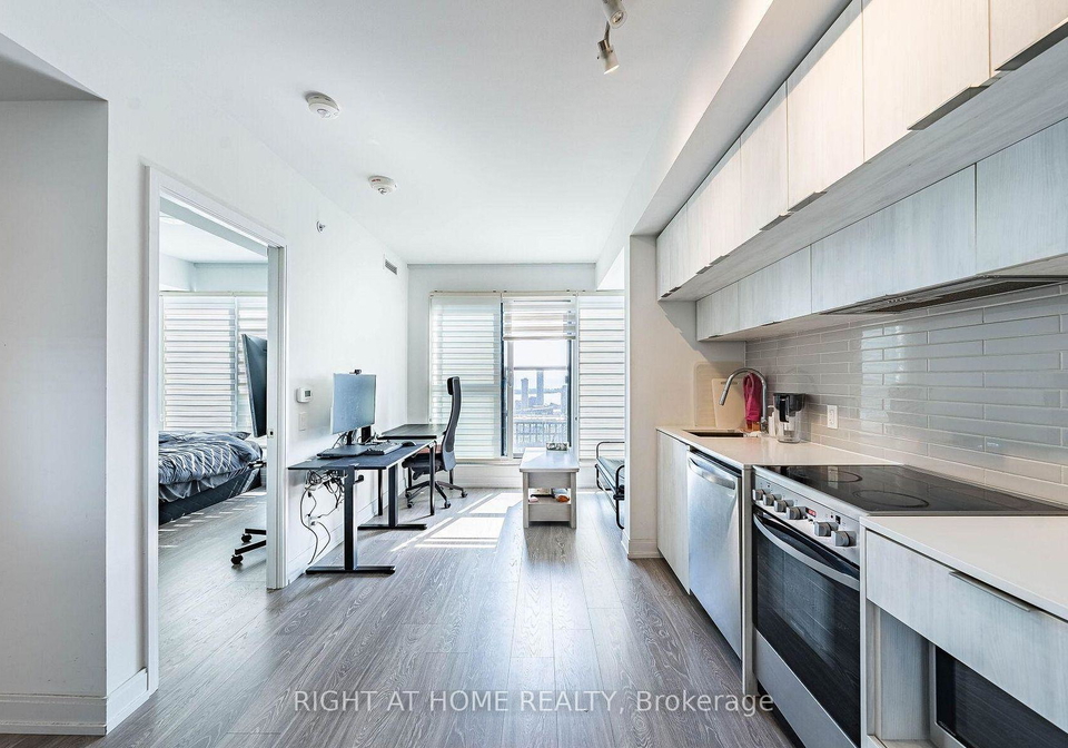 181-dundas-street-e-toronto-toronto-ontario-c13631518