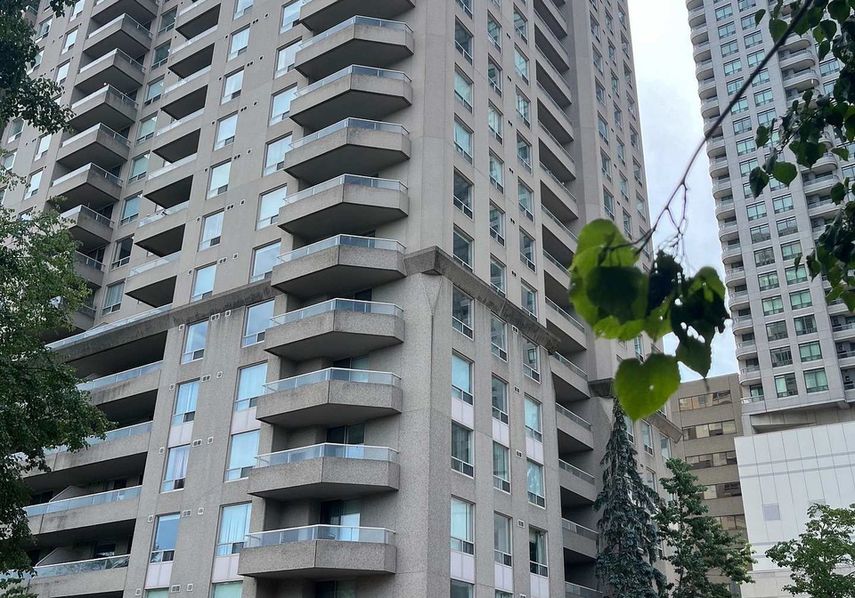 18-hillcrest-avenue-toronto-north-york-ontario-c13631664