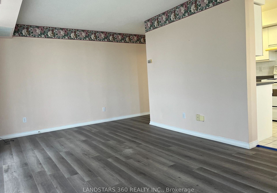 18-hillcrest-avenue-toronto-north-york-ontario-c13631664