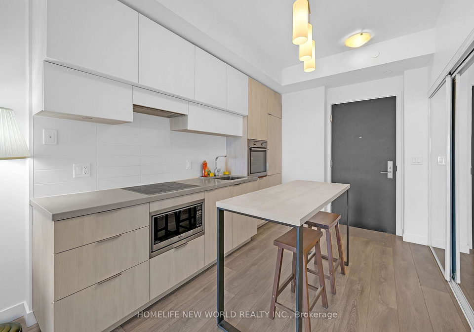8-eglinton-avenue-e-toronto-toronto-ontario-c13631914
