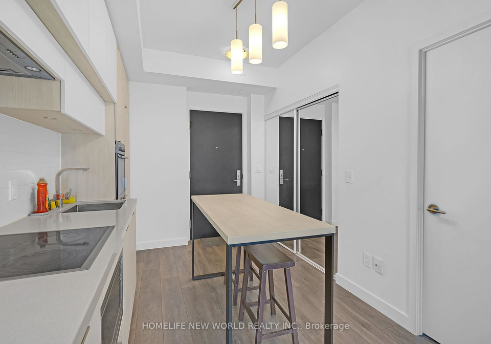 8-eglinton-avenue-e-toronto-toronto-ontario-c13631914