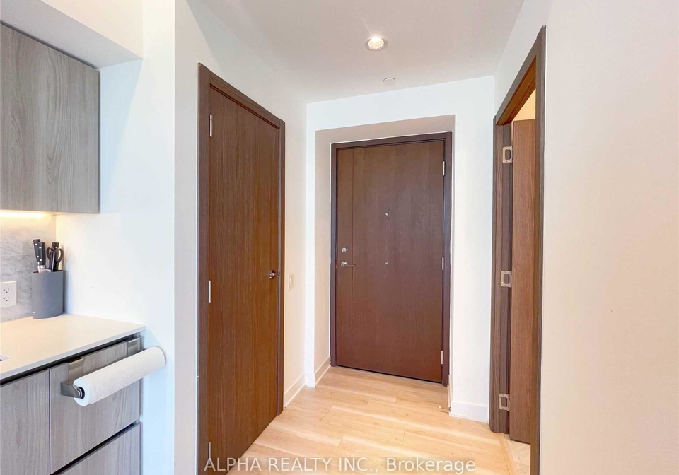 17-bathurst-street-toronto-toronto-ontario-c13632064
