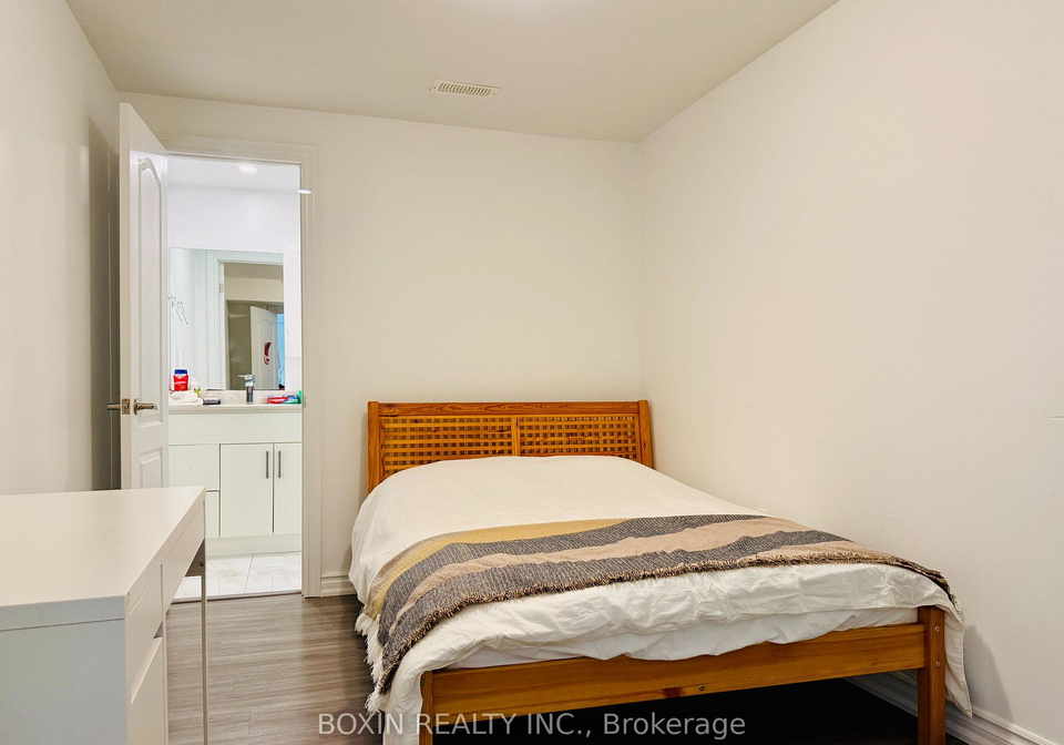 22-queen-magdalene-place-toronto-north-york-ontario-c13632068