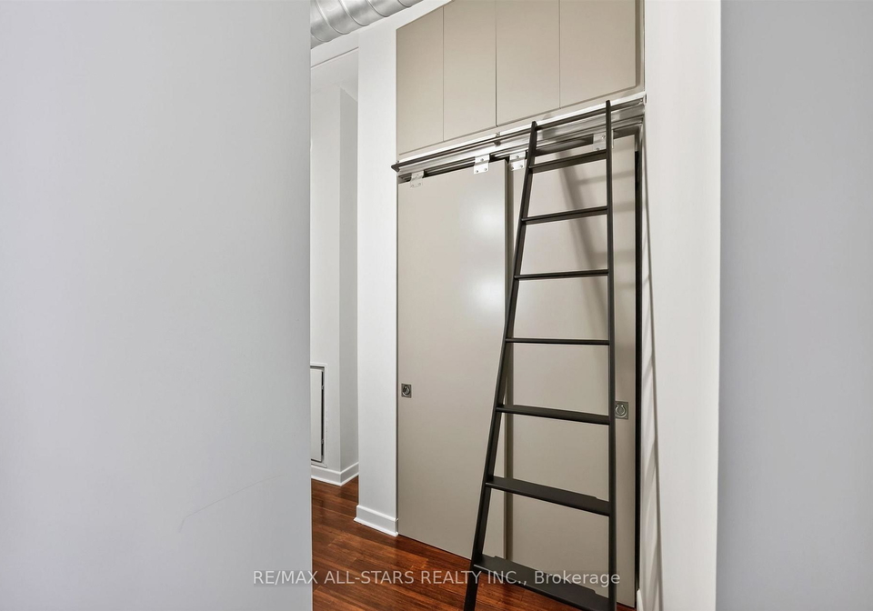 155-dalhousie-street-toronto-toronto-ontario-c13632602