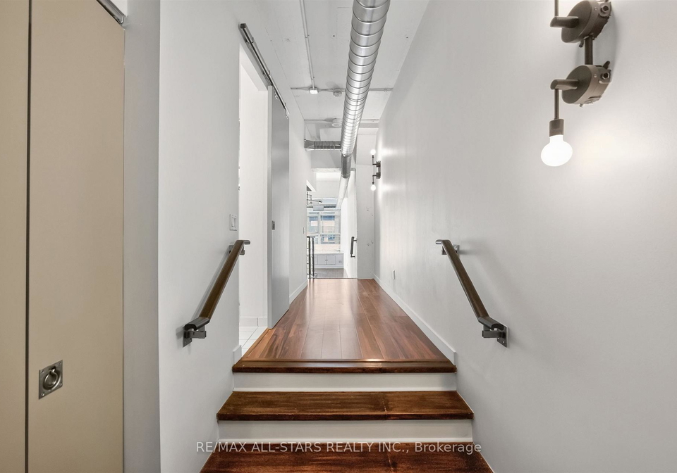 155-dalhousie-street-toronto-toronto-ontario-c13632602