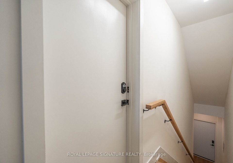 7-earnscliffe-road-toronto-toronto-ontario-c13633190