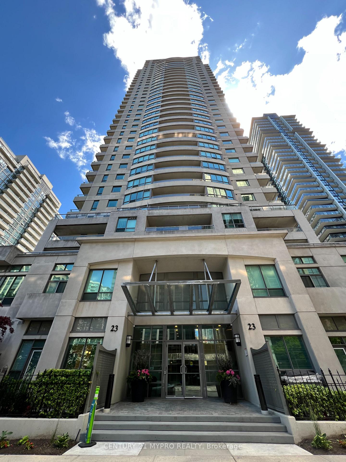 23-hollywood-avenue-toronto-north-york-ontario-c13633200