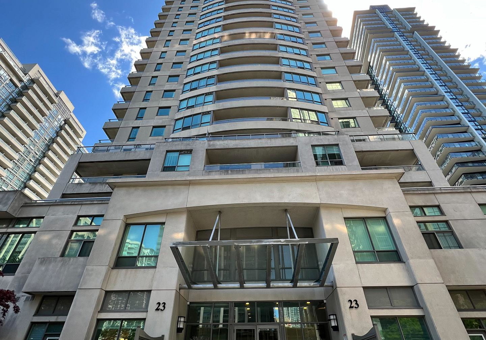 23-hollywood-avenue-toronto-north-york-ontario-c13633200