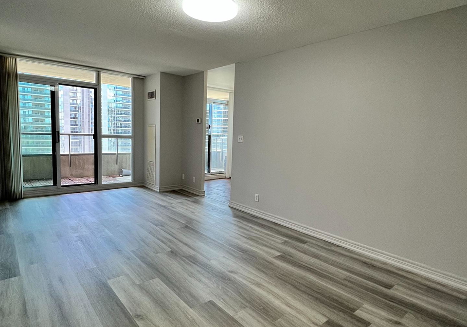 23-hollywood-avenue-toronto-north-york-ontario-c13633200